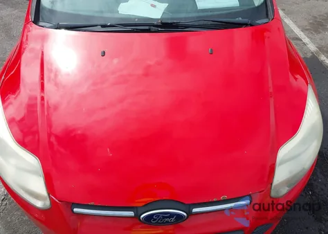 2013 Ford Focus Se z USA, uszkodzony, nr VIN 1FADP3K24DL338461